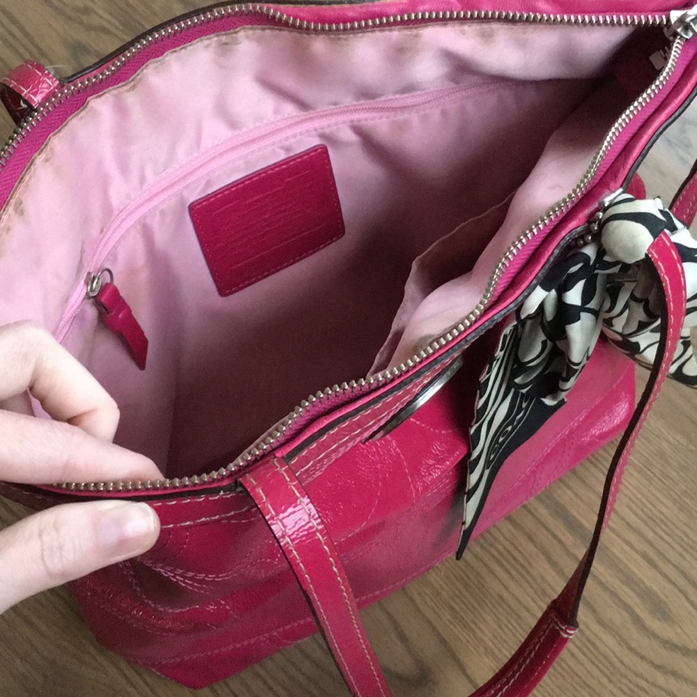 Coach Purse 👛 - Picture 3 of 5